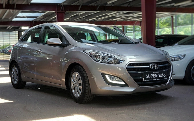 Hyundai I30 cena 48900 przebieg: 74800, rok produkcji 2016 z Golczewo małe 742